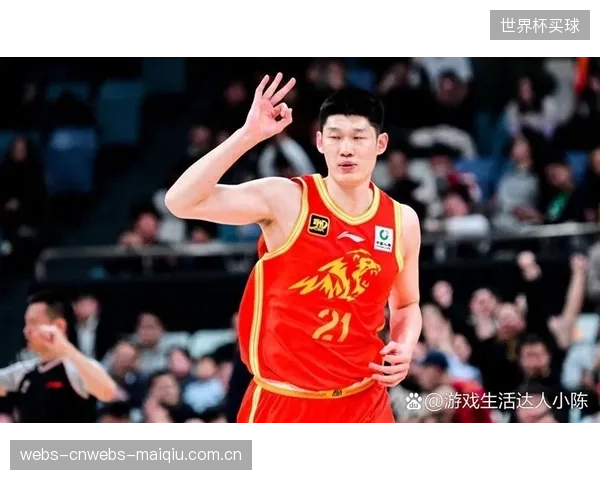 周琦回归北京队后效果显著，其场均前场篮板数高居国内球员榜首，极大增强了球队的二次进攻能力。